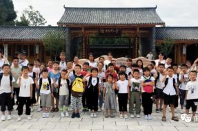 暑假老師和孩子們在“寺外桃源”景區(qū)的戶外活動(dòng) 好嗨哦！